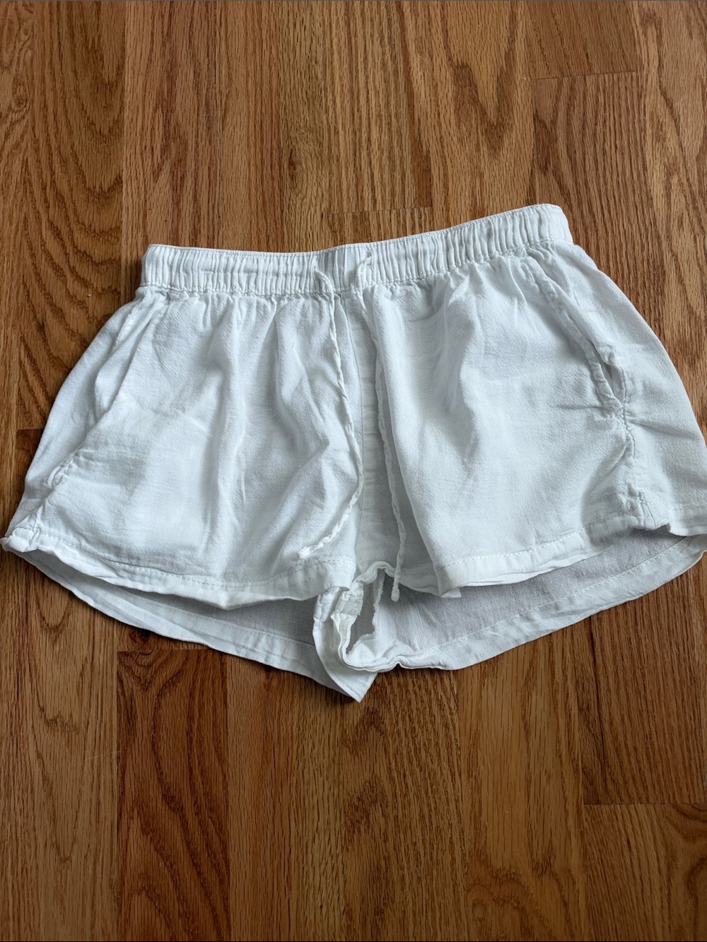 Aritzia Bershka linen/cotton pull on shorts